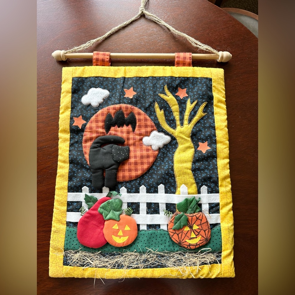 Halloween Wall Hanging with Pumpkins and Bat